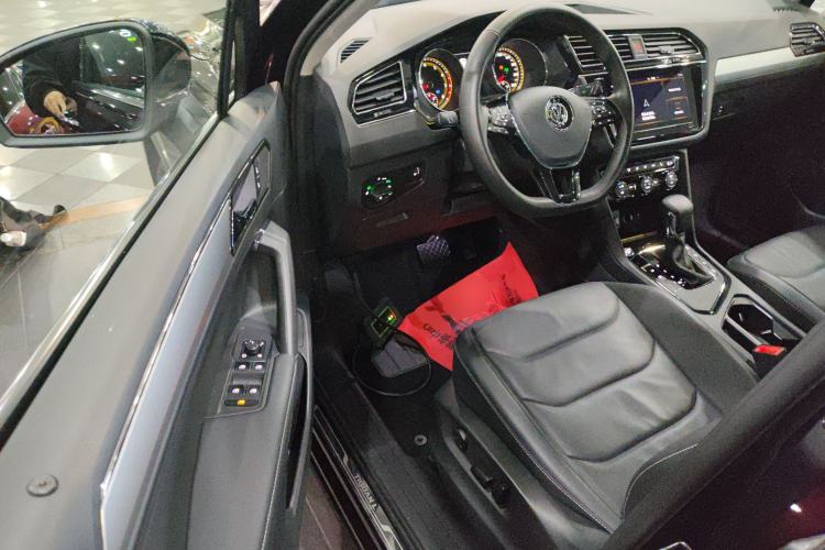 Used Volkswagen Tiguan L 2020 330TSI Automatic Two-Wheel Drive Smart Luxury Edition China VI Standard Driver Seat