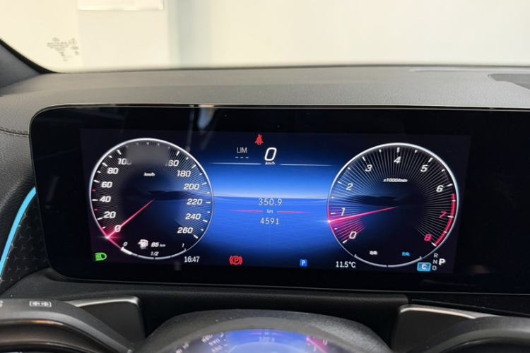 Used Mercedes-Benz GLB 2024 GLB 220 Dynamic Edition
