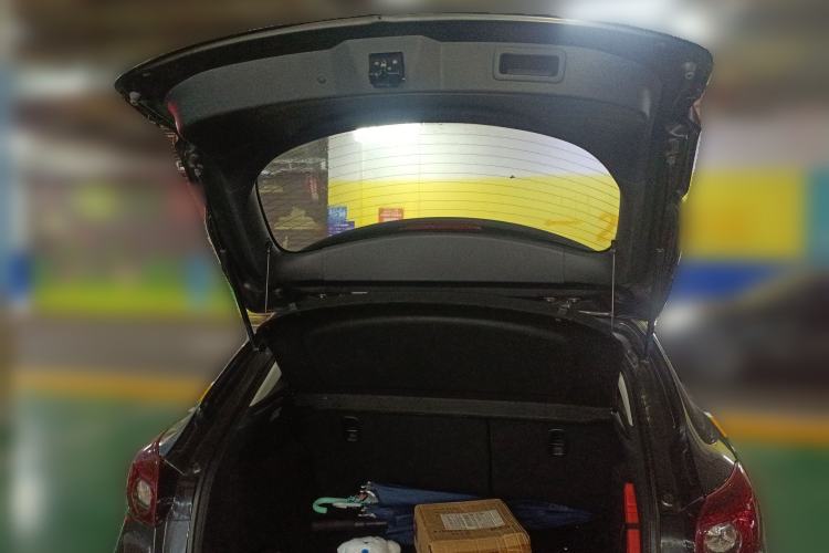 Used Mazda 3 Axela 2017 Hatchback 2.0L Automatic Luxury Model China VI Standard Trunk