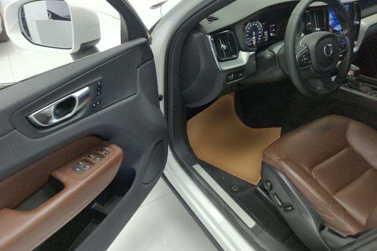 Used Volvo XC60 2021 T5 4x4 Smart Luxury Edition