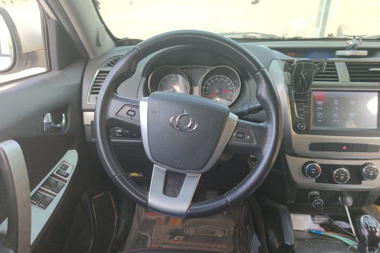Used Geely Auto GX7 2015 Classic Edition 1.8L Manual Elite Model China V Standard Steering Wheel