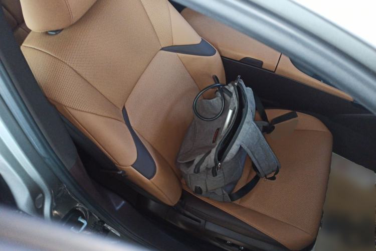 Used Lexus ES 2020 300h Deluxe Edition