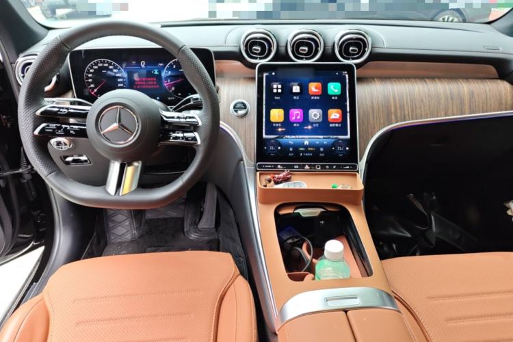 Used Mercedes-Benz GLC 2025 Refreshed GLC 300 L 4MATIC Dynamic Version 5 Seats Center Console