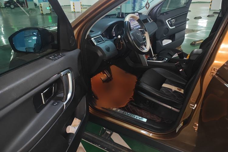 Used Land Rover Discovery Sport 2016 2.0T SE Interior 3