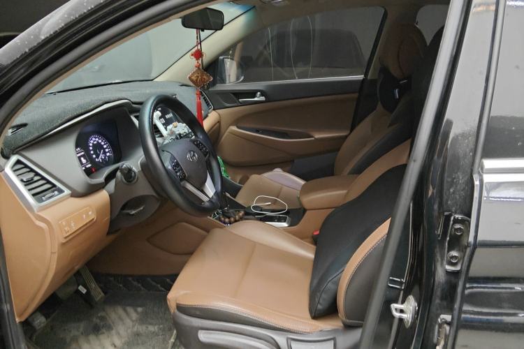 Used Hyundai Tucson 2015 1.6T Dual-Clutch Two-Wheel-Drive Leading Model Left Front Seat