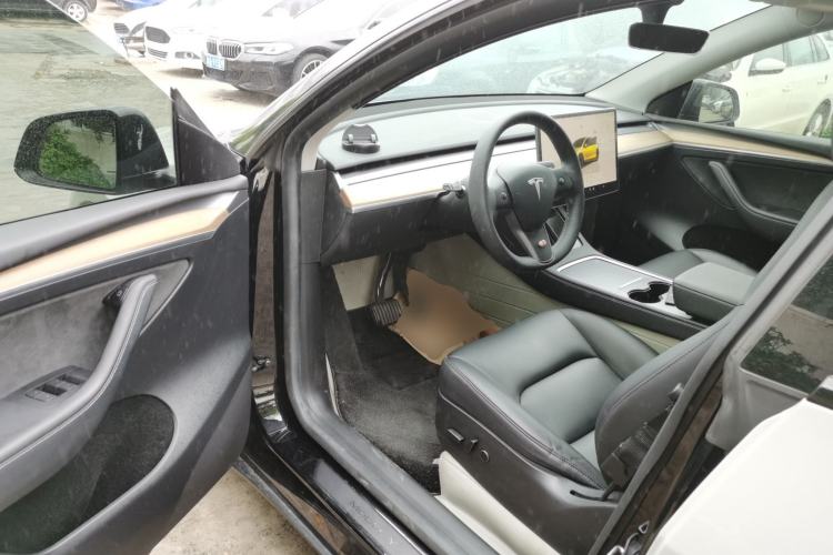 Used Tesla Model Y 2022 Rear-Wheel-Drive Version
