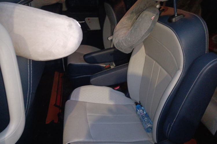 Used FORTHING Lingzhi PLUS 2024 1.5T Manual Luxury 9-Seater
