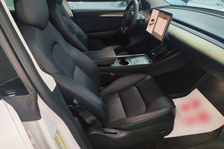 Used Tesla Model Y 2022 Long-Range All-Wheel-Drive Version