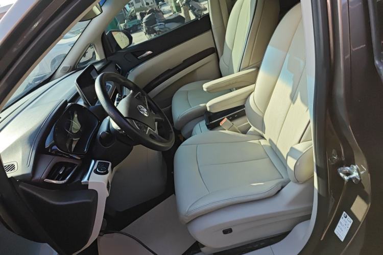 Used Buick GL8 2023 Land Executive Class Smart Enjoyment Model