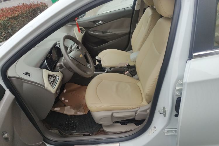 Used Chevrolet Cruze 2015 1.5L Manual Fashion Edition
