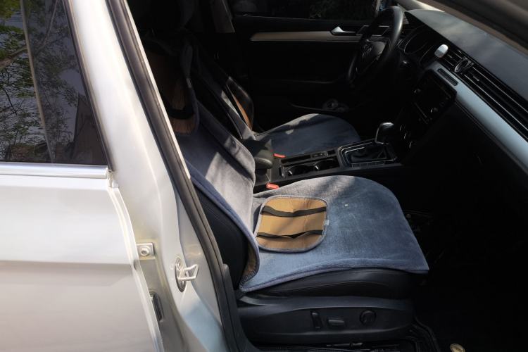 Used Volkswagen Magotan 2018 330TSI DSG Advanced Model Right Front Seat