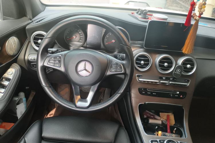 Used Mercedes-Benz GLC 2019 GLC 300 L 4MATIC Dynamic Model Steering Wheel