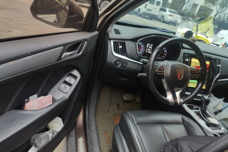 Used Roewe RX5 2016 20T Two-Wheel Drive Automatic Internet Smart Edition
