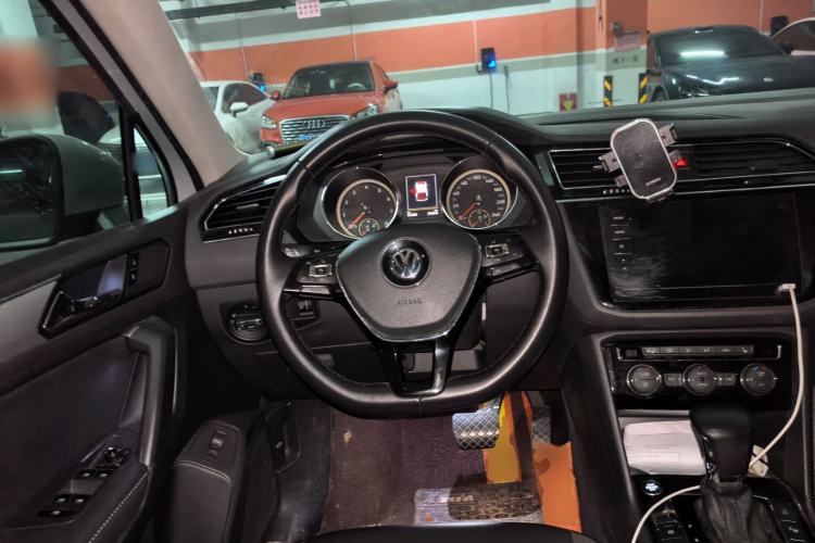 Used Volkswagen Tiguan L 2019 330TSI Automatic Two-Wheel Drive Smart Luxury Version China VI Standard Steering Wheel