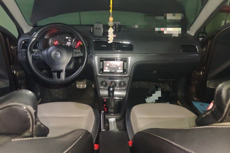 Used Volkswagen Cross Lavida 2014 1.4TSI DSG
