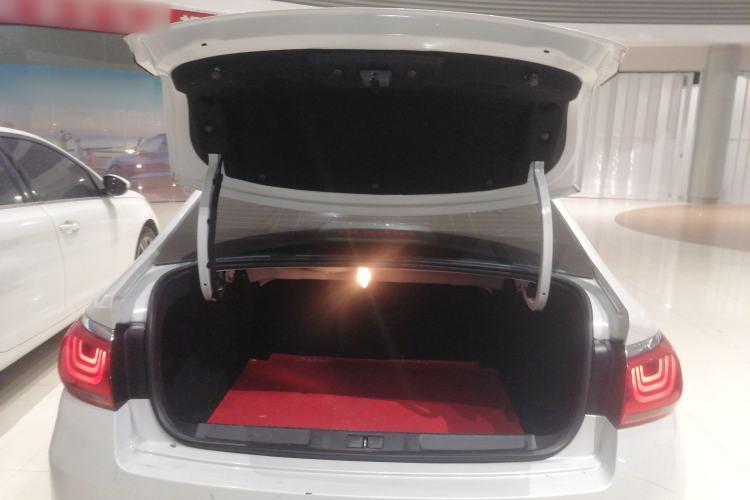 Used Citroen C4 Sega 2016 1.6L Manual Luxury Model
