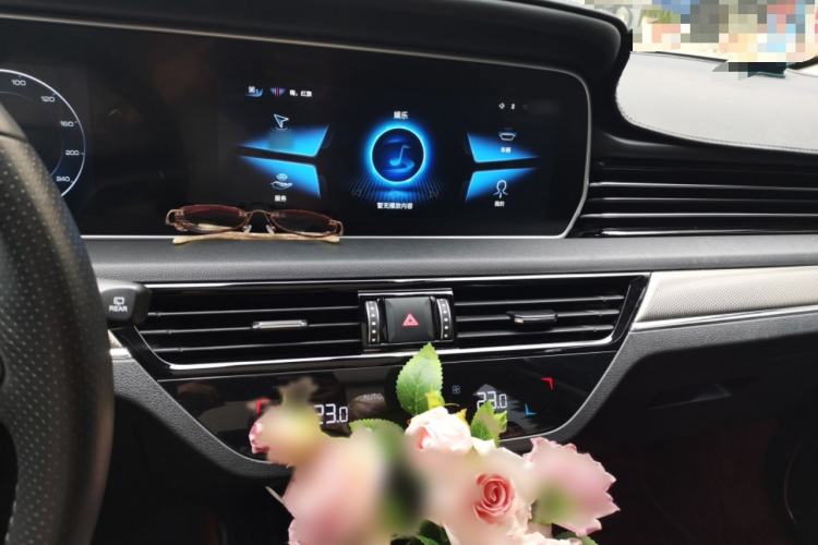 Used Hongqi HS5 2022 Revised Version 2.0T Smart Connect Flagship Edition
