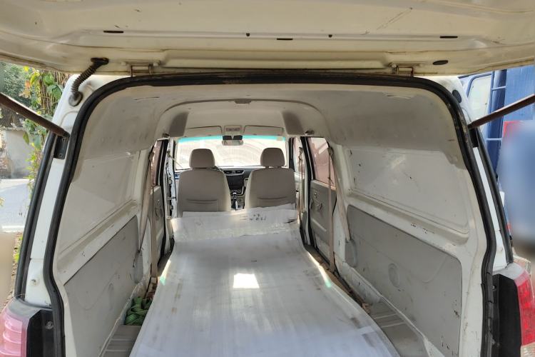 Used Jinbei New Hiace X30L 2018 1.5L Box Truck Wealth Edition DLCG14 Trunk