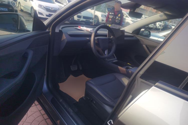 Used Tesla Model Y 2025 Long-Range All-Wheel Drive First Edition