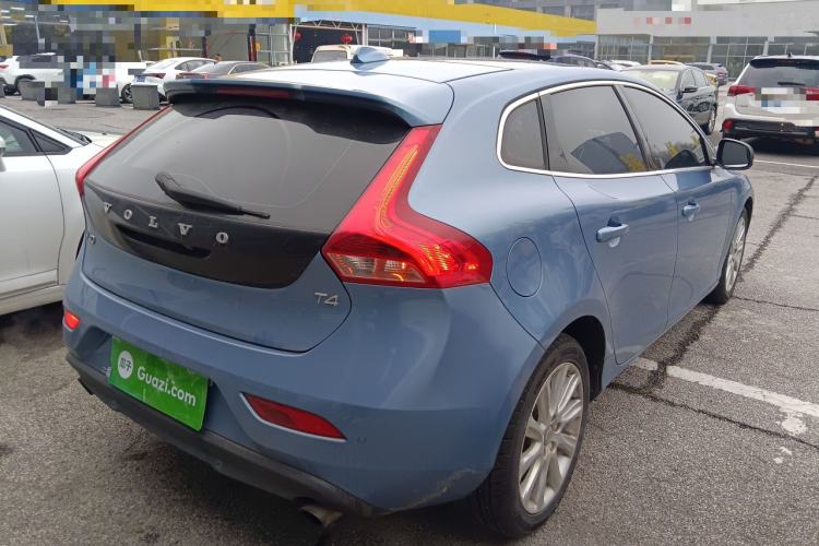 Used Volvo V40 2016 T4 Smart Luxury Edition