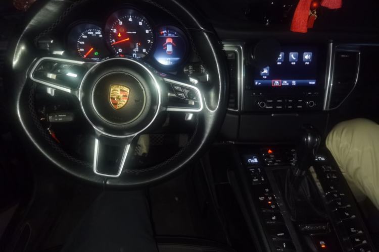 Used Porsche Macan 2017 Macan 2.0T Center Console