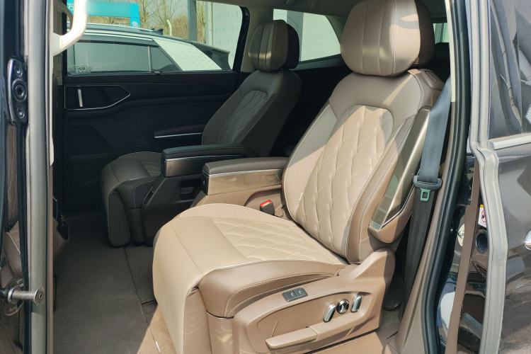 Used Volkswagen Viloran 2024 380TSI Premium Edition Left Rear Seat