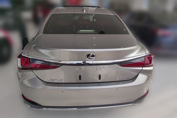 Used Lexus ES 2022 200 Excellence Edition

