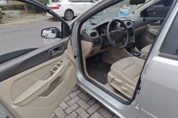 Used Ford Focus 2011 Sedan 1.8L Automatic Fashion Edition
