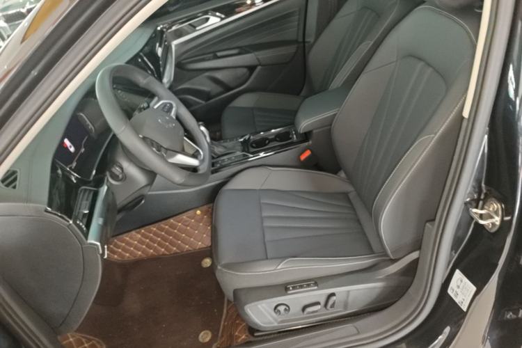 Used Volkswagen Passat 2025 Outstanding Model 330TSI Elite Edition Left Front Seat