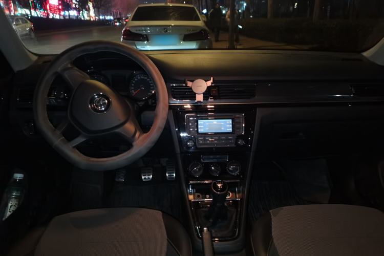 Used Volkswagen C-TREK 2017 230TSI Manual Comfort Version