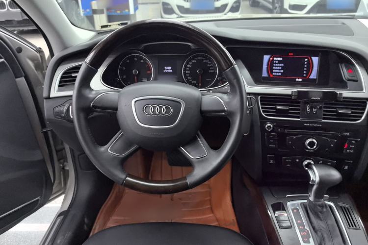 Used Audi A4L 2015 30 TFSI Automatic Comfort Model Steering Wheel