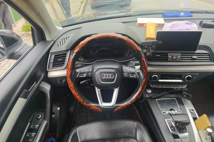 Used Audi Q5L 2020 Updated 40 TFSI Prestige Fashion Edition Steering Wheel