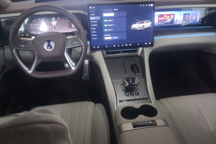 Used Denza Z9GT 2024 1100 Four-Wheel Drive Max Edition Center Console