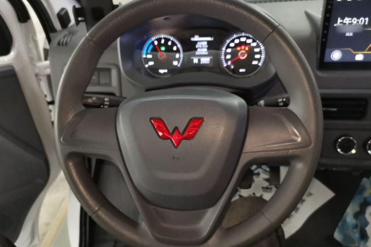 Used Wuling Yangguang 2024 300km Range Practical Window-Sealed Version 60kW Steering Wheel