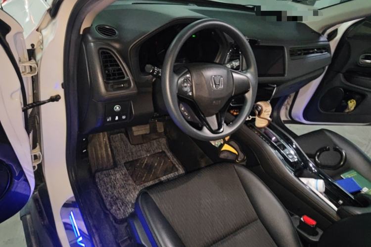 Used Honda Vezel 2020 220 TURBO CVT Luxury Edition Center Console