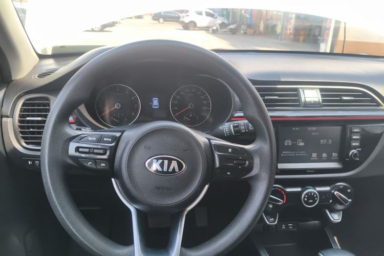 Used Kia KX Cross 2017 1.4L AT GLS Steering Wheel