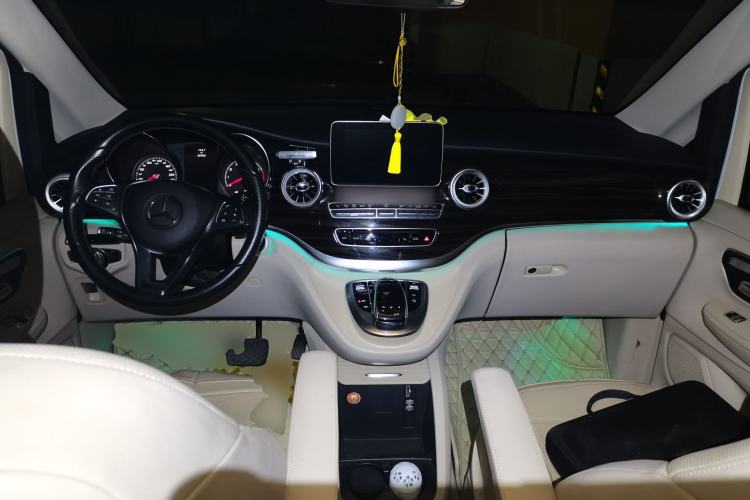 Used Mercedes-Benz V-Class 2016 V 260 Avantgarde Edition
