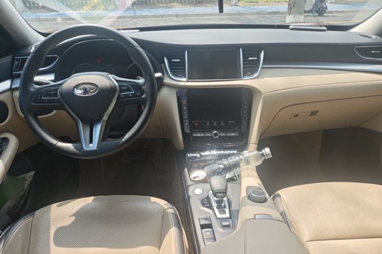 Used Infiniti QX50 2018 2.0T Two-Wheel Drive Fashion Edition Center Console