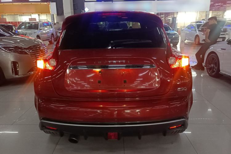 Used Infiniti ESQ 2014 1.6L Spontaneous Edition