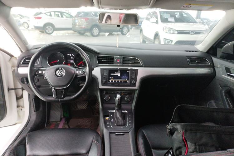 Used Volkswagen Lamando 2018 230TSI DSG Fashion Edition Center Console