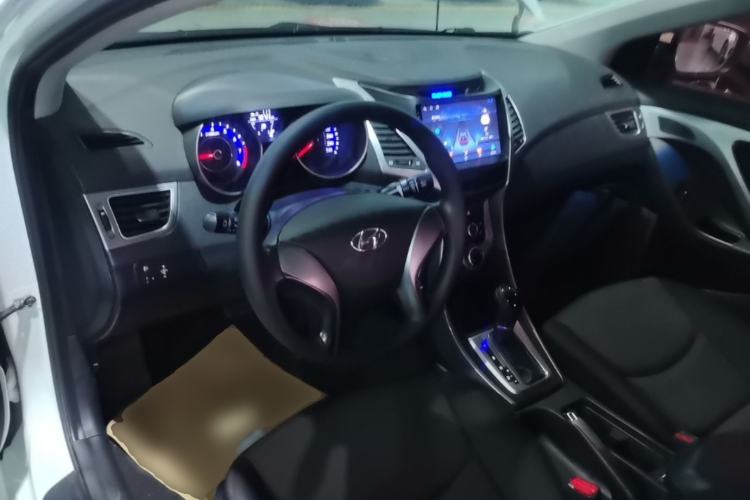 Used Hyundai Elantra (5th Generation / Langdong) 2015 1.6L Automatic Fashion Model