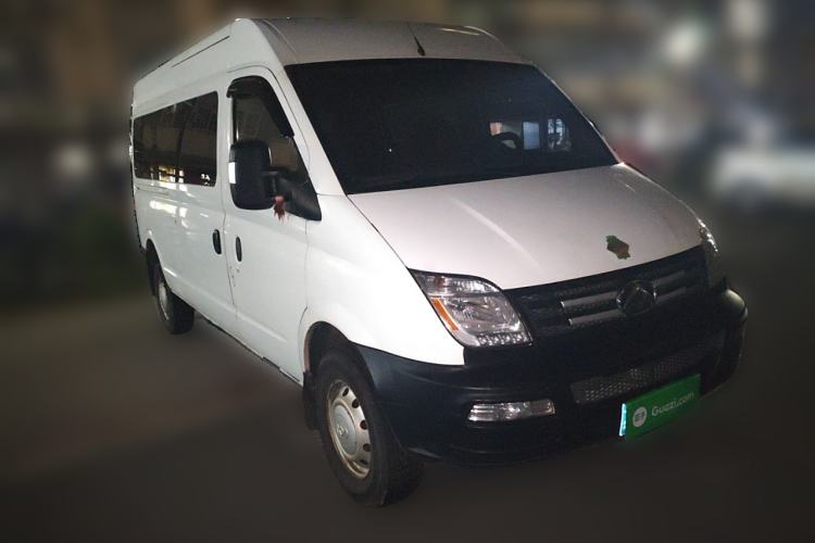 Used SAIC MAXUS Xintu V80 2019 2.5T Classic Model 6-Speed Manual Aotong Long Wheelbase Mid-Height 7-Seater
