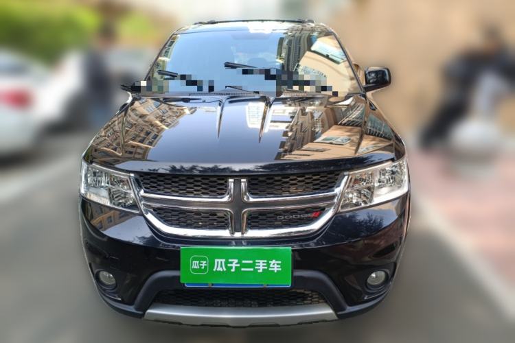 Used Dodge Journey 2013 2.4L Two-Wheel Drive Luxury Version Front