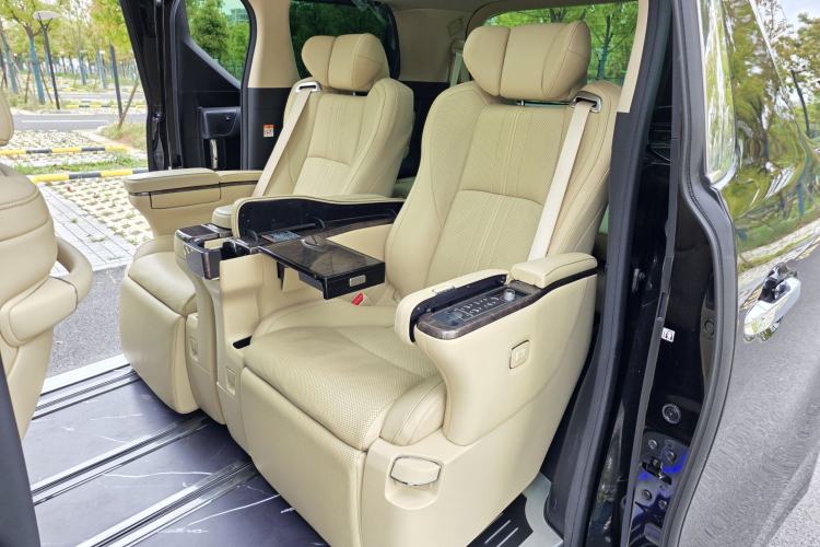 Used Toyota Alphard 2021 Dual-Engine 2.5L Prestige Edition Interior 8