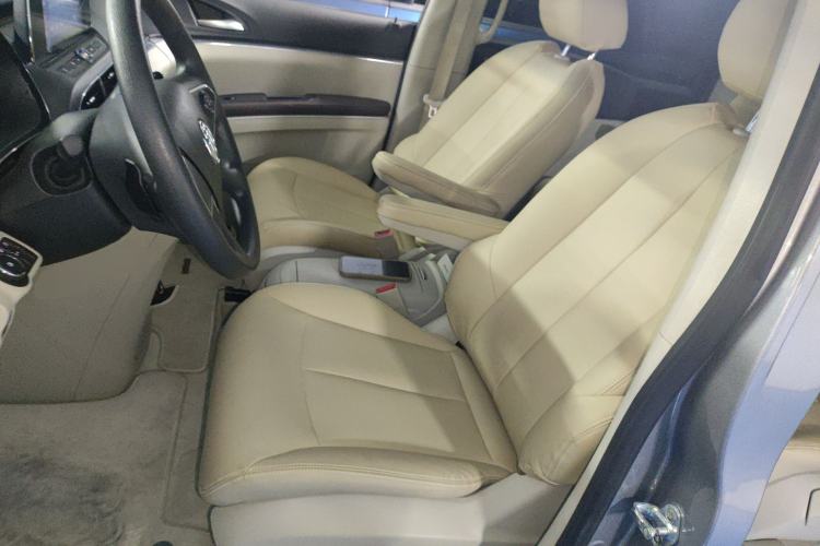 Used Buick GL8 2023 Land Executive Class Comfort Model