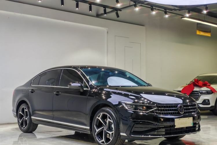 Used Volkswagen Magotan 2026 30 Million Vehicles Selected Model 380TSI DSG Luxury Edition Exterior 3