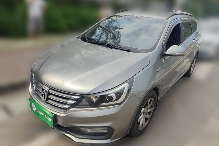 Used Baojun 310W 2017 1.5L Manual Fashion Model China V