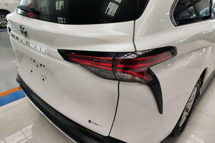 Used Toyota Granvia 2024 2.5L Hybrid Comfort Edition