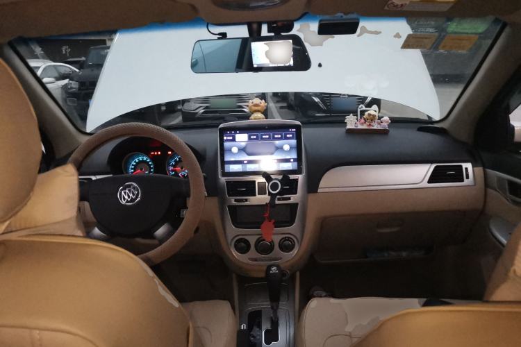 Used Buick Excelle 2013 1.5L Automatic Classic Model Center Console