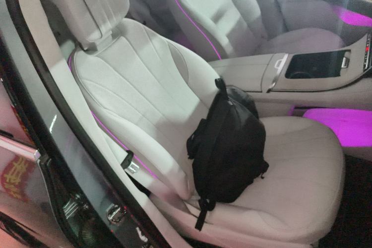 Used Mercedes-Benz EQE SUV 2024 500 4MATIC Luxury Edition Right Front Seat